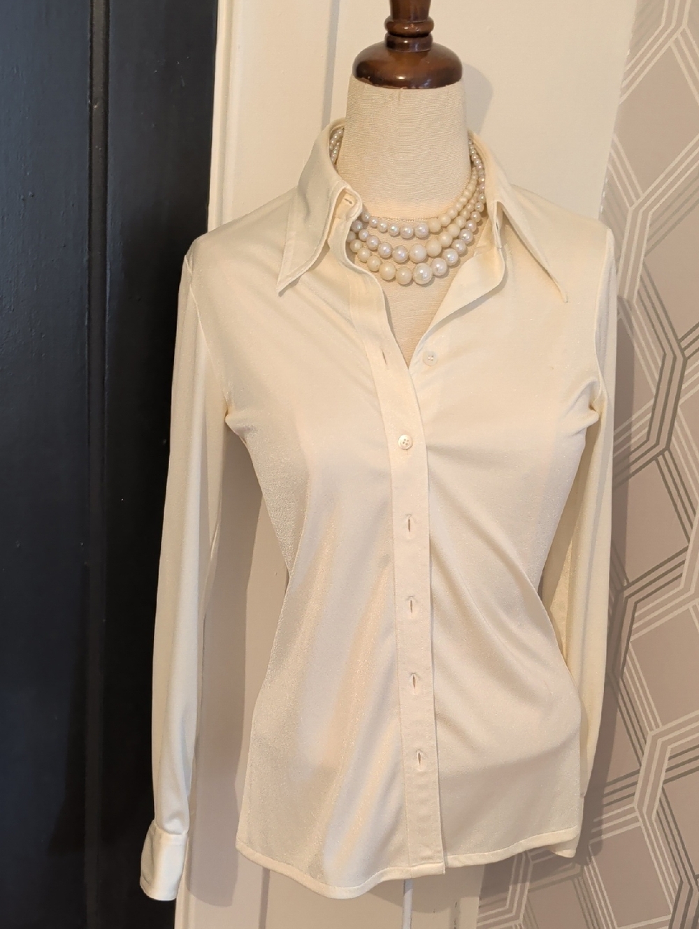 Women's Cream Long-Sleeve Button-Down Shirt